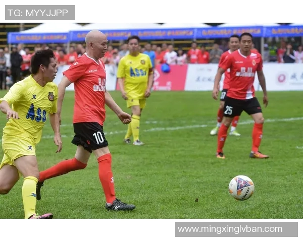 足球明星齐聚精彩综艺节目展现球场之外的魅力与才华